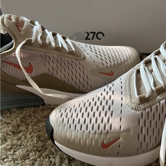 Shoes don’t fit. - Picture 4 of 6